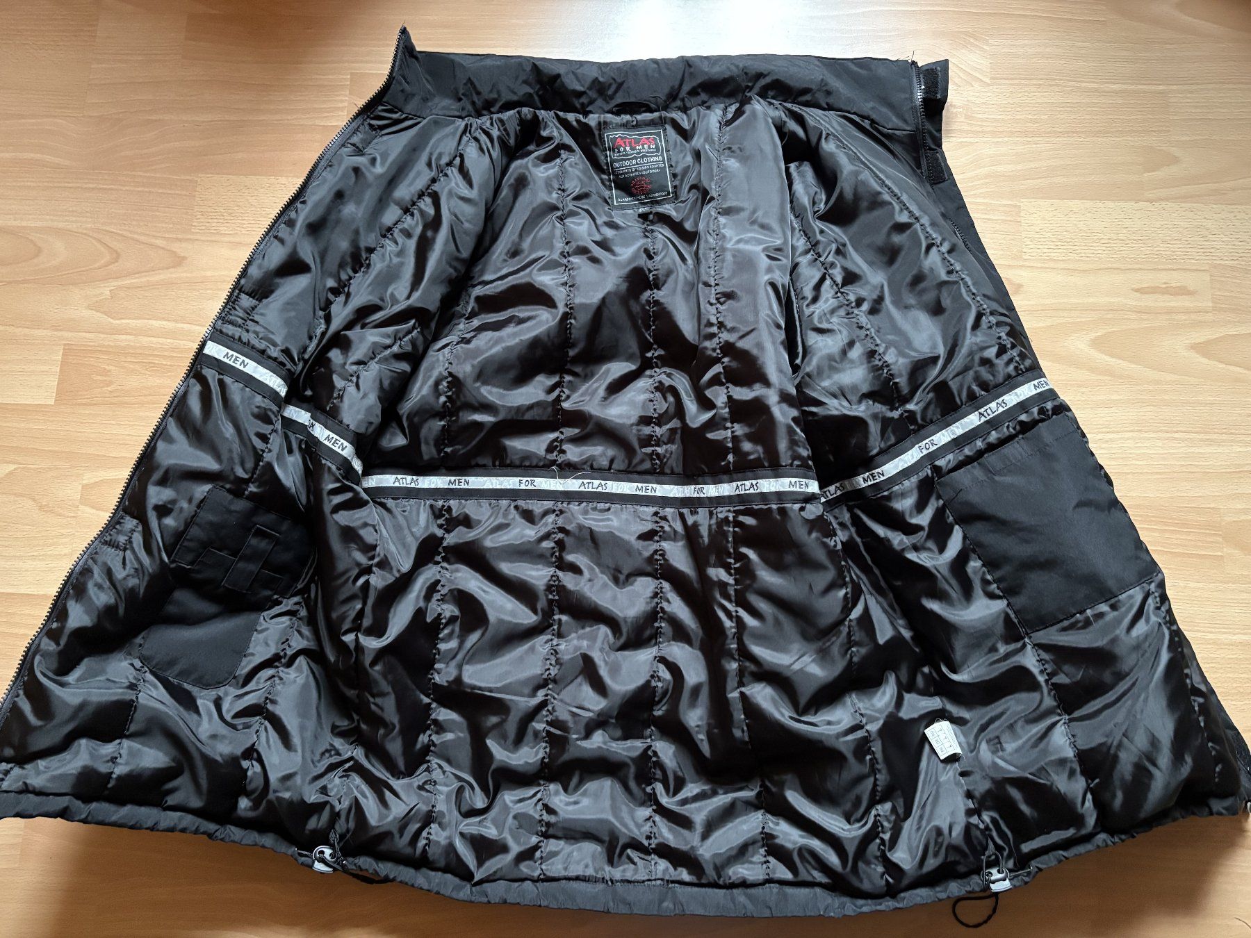 Giacche: Outdoorjacke mit Kapuze – Usato da Neukirch-Egnach venduto da Phion 5