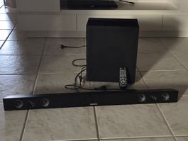 Samsung HW-F450 Soundbar mit Subwoofer und Fernbedienung