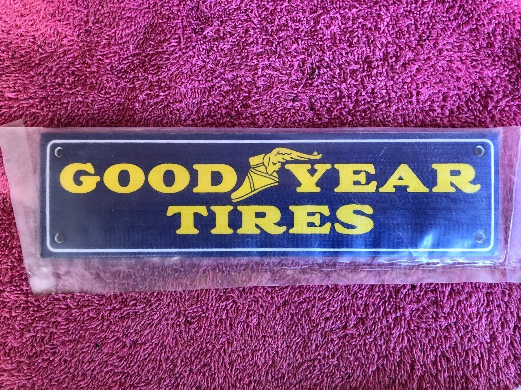 Insegne: Goodyear tyres reifen pneu – Nuovo e nell'imballaggio originale da Reinach AG venduto da rares75