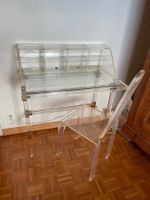 ELEGANT BUREAU ET CHAISE EN PLEXIGLAS