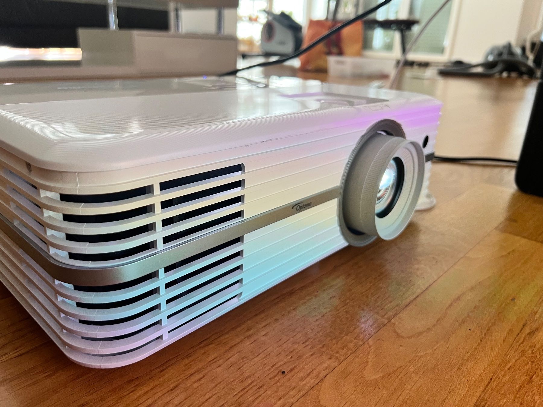Videoprojektoren: OPTOMA UHD 40 Beamer – Gebraucht aus Pfäffikon ZH von SammlerTony 3