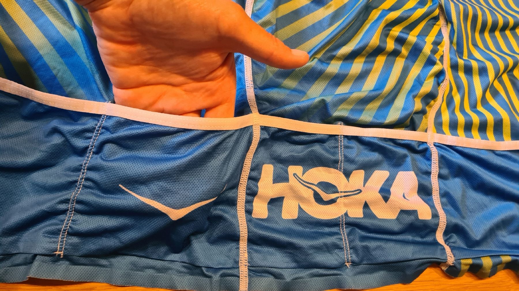 T-shirt: Tee-shirt Hoka trail, taille M – Usato da Corbeyrier venduto da hel_t5mq 4