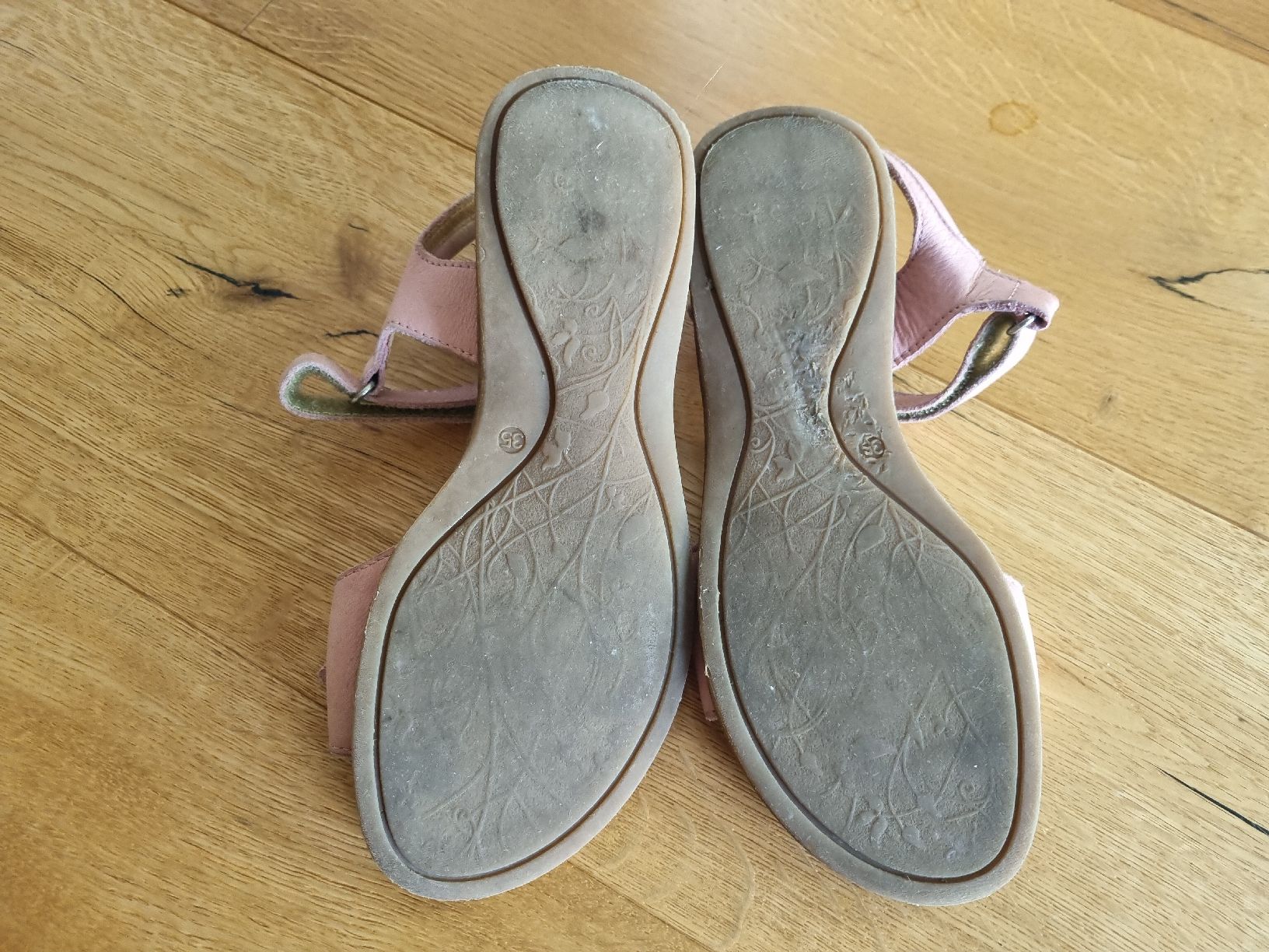 Froddo Schuhe für Mädchen: Süsse Mädchen Leder Sandalen, Grösse 35 – Gebraucht aus Brütten von gupi1717 2