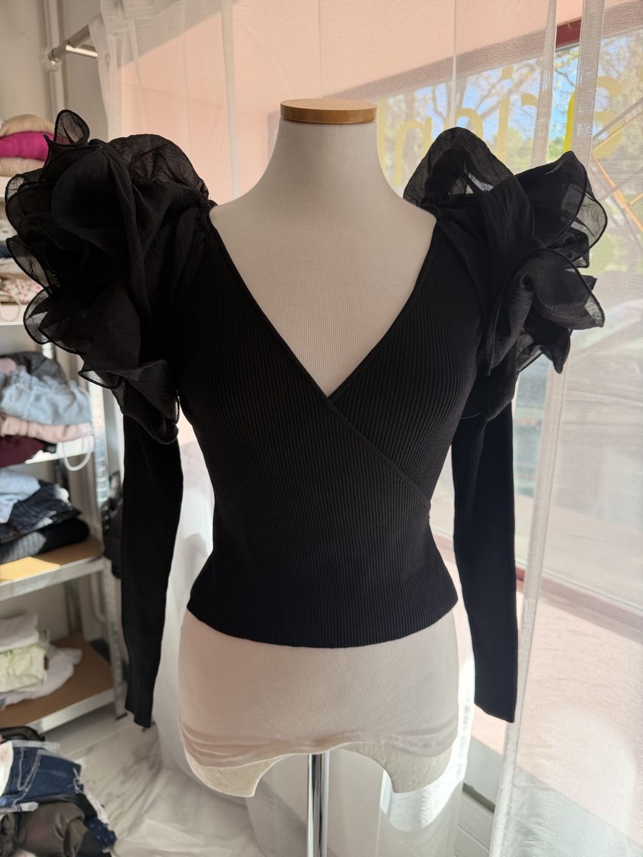 Zara Top: Schwarzer Zara Pullover mit Puffärmeln Gr. S  – Usato da Arch venduto da Aga84