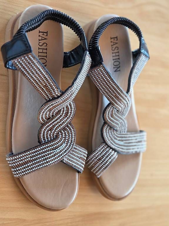 Damenschuhe: Sandales neuves - pointure 39/40 – Gebraucht aus Chemin von Sophiepittier
