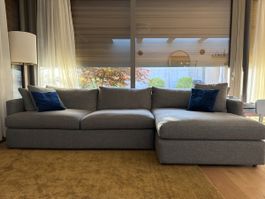 Comfortable sectional sofa, grey, like new, spring bargain