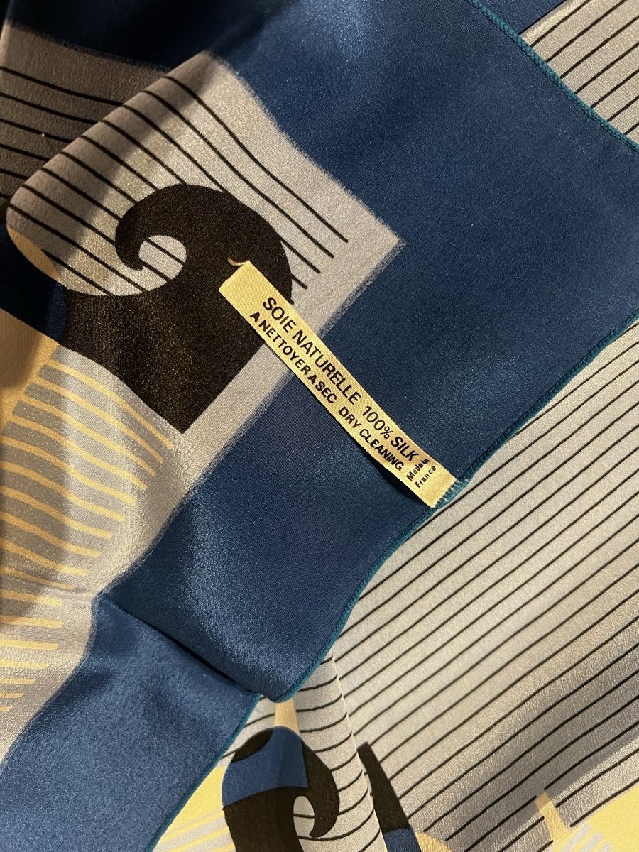 Pierre Cardin Foulards, Tücher & Schals: Foulard Pierre Cardin – Gebraucht aus St-Pierre-Clages von ste_xk6p 3