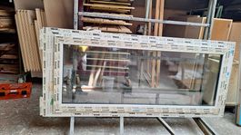 Kunstoff-Fenstertüre, (Zwillingstüre aber andere Breite!)