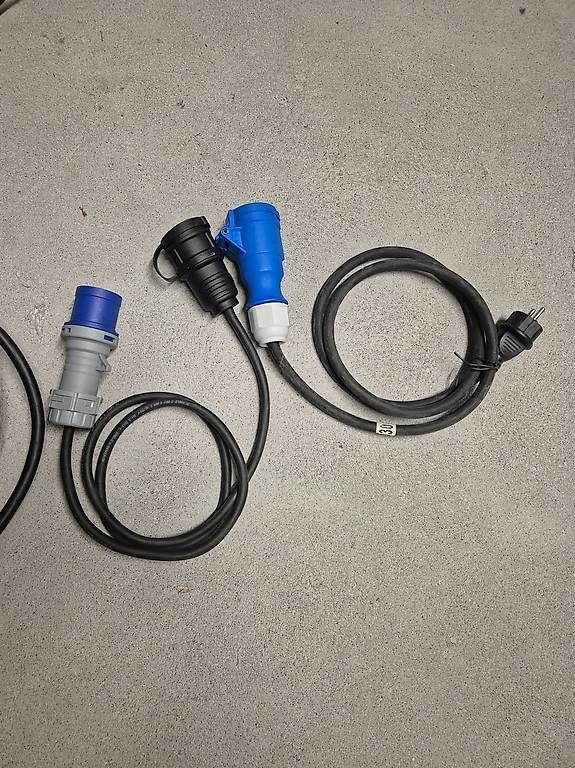 Kabel: diverse Stromkabel – Gebraucht aus Kloten von sgys 1