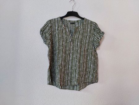 Bluse mit Streifen, Grösse 44, Top Zustand!