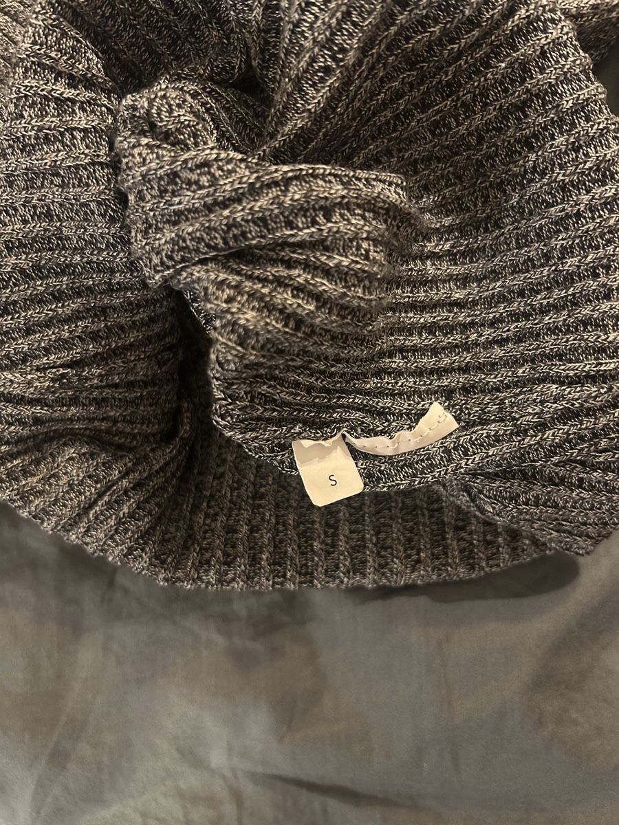 Maglioni & Felpe: Pullover Even&Odd, grau & gerippt, Grösse S – Usato da Thalwil venduto da emi_pgz8 2