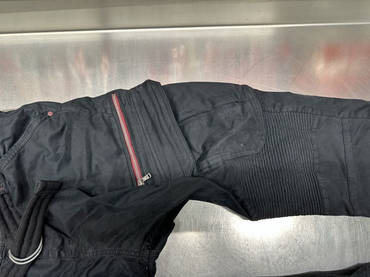 Pantaloni: Herren Cargo Hose schwarz – Usato da Schwende venduto da weesli 3