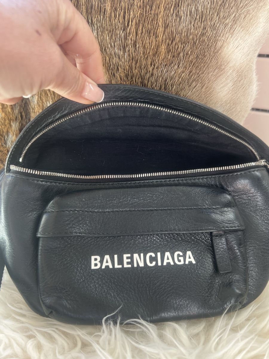 Balenciaga Borse da donna: Echte Balenciaga Bauchtasche Leder – Usato da Horgen venduto da Baroseda 5