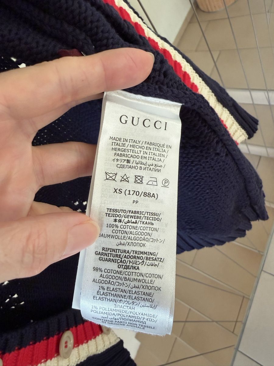 Gucci Giacche: Original Gucci Strickjacke blau mit Logo-Muster   – Usato da Belp venduto da Aliya 3