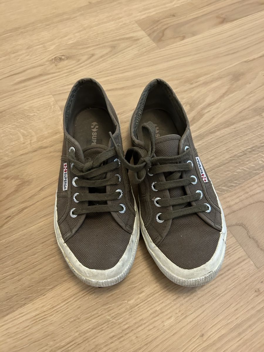 Superga Damenschuhe: Superga Canvas Sneaker Khaki, Grösse 36 – Gebraucht aus Luzern von iri_5pg9