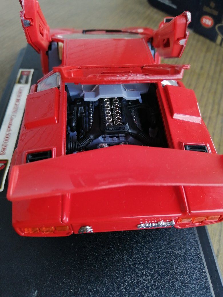 Bburago Voitures modèles: Lamborghini Countach 1988 Burago VIP Collection 1/24 – Neuf (Voir description) à Thun par Pemoya 2