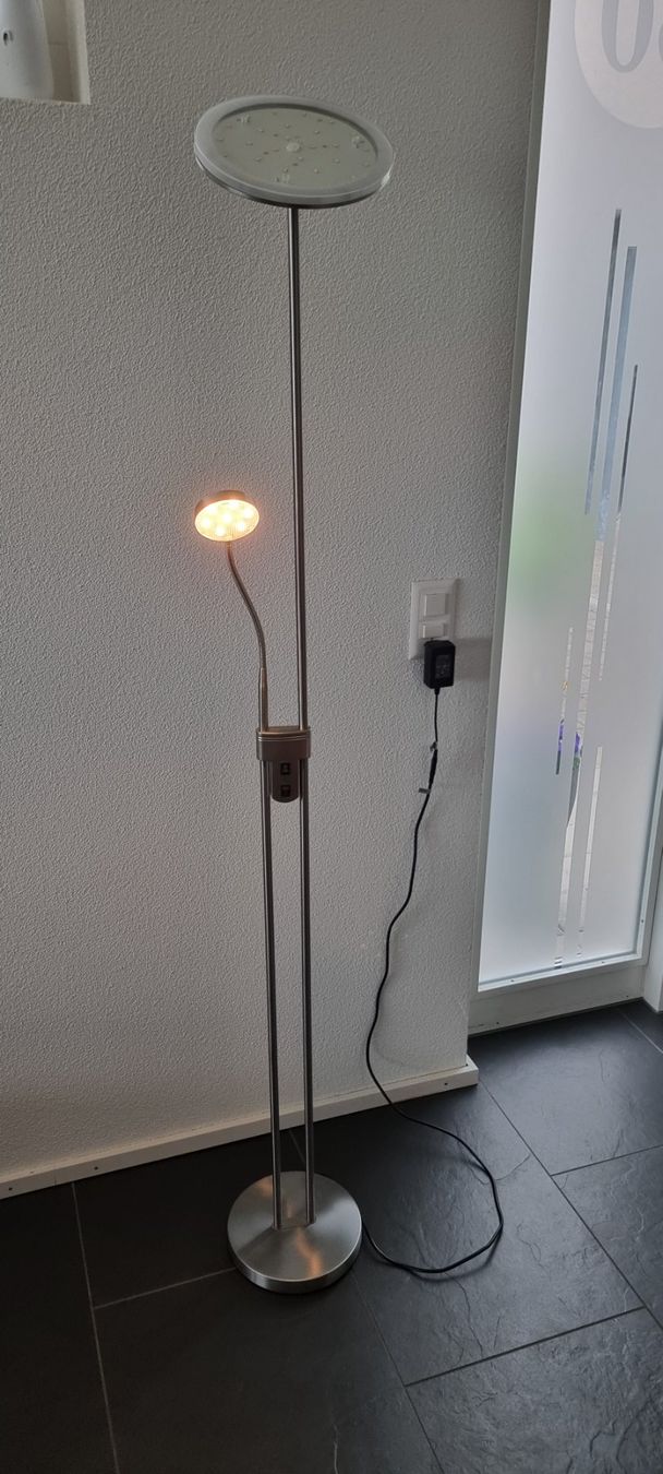 Lampade: LED Steh- / Leselampe – Usato da Würenlingen venduto da ludwig60 2