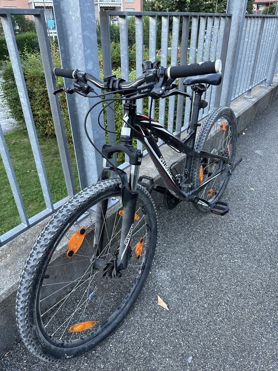Specialized Biciclette: Specialized Mountainbike schwarz Grösse 15 – Usato da Oetwil am See venduto da Luckyluke1 1