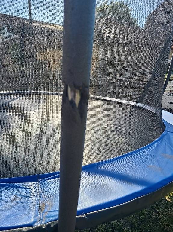 Trampoline: Trampolin ca. 250 cm Durchmesser – Gebraucht aus Schüpbach von rol_2cqb 3