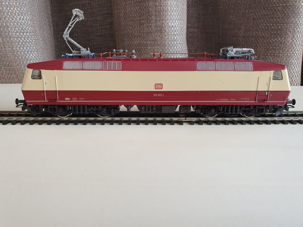 Locomotive Fleischmann HO réf. 4350 – État satisfaisant