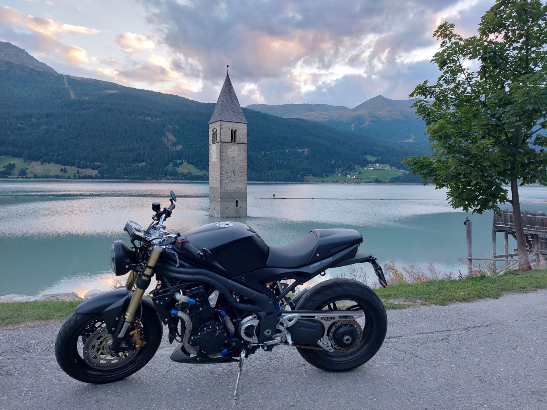 Strada: Motorrad Triumph – Difettoso da Mont Tramelan venduto da Oktober1958