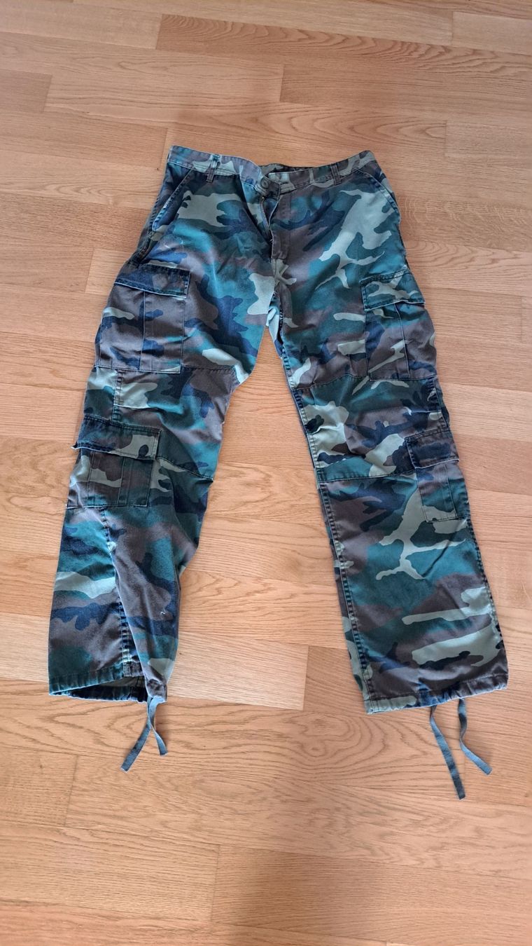 Pantaloni: Cargo Hose im Camouflage Look, Grösse M, – Usato da Seengen venduto da ja6_65wp