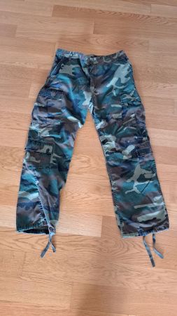 Cargo Hose im Camouflage Look, Grösse M,