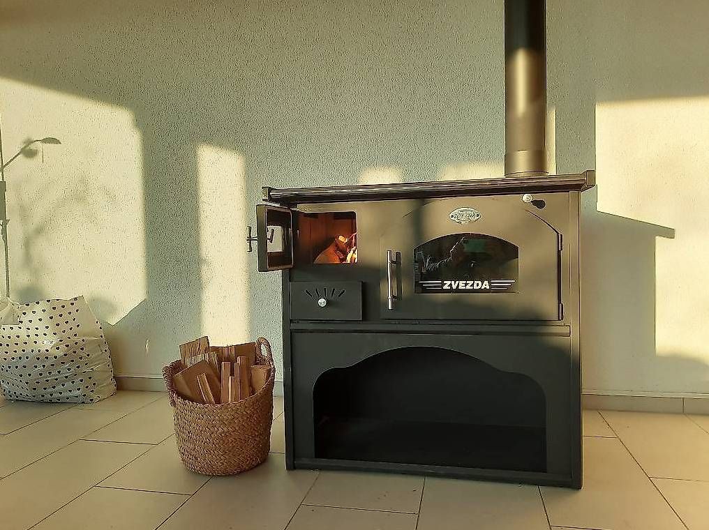 Herde: Poêle à bois / cuisinière Modèle : Vielfaldo. – Gebraucht aus Sion von Swissquali. 1