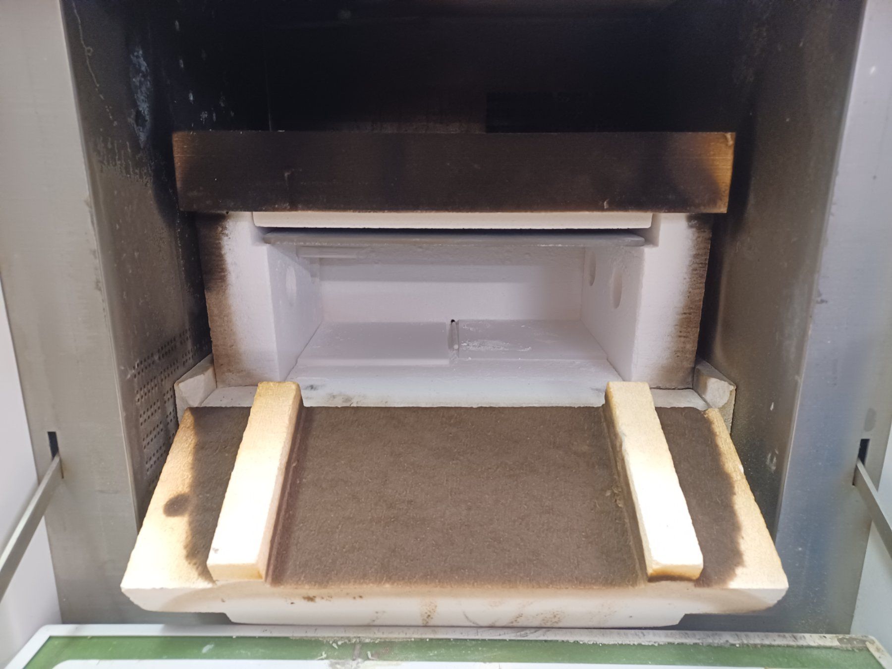 Tutte le macchine: MLS Mikrowellenverascher Pyro 1200 – Usato da Niederdorf venduto da LeptonAG_Labor 4