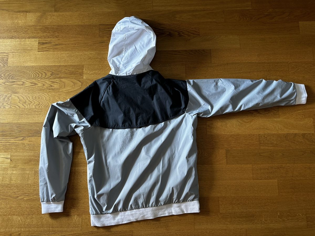 Nike Jacken: Nike Sommerjacke Grösse M  – Gebraucht aus Sursee von DaWi99 2