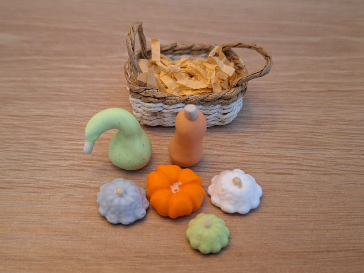 Puppenhäuser & -möbel: Handmade Kürbisse im Korb – Neu (gemäss Beschreibung) aus Zürich von HandmadeTinyFood 1