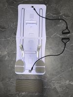 Pilates Board mit verschiedenen Übungen 