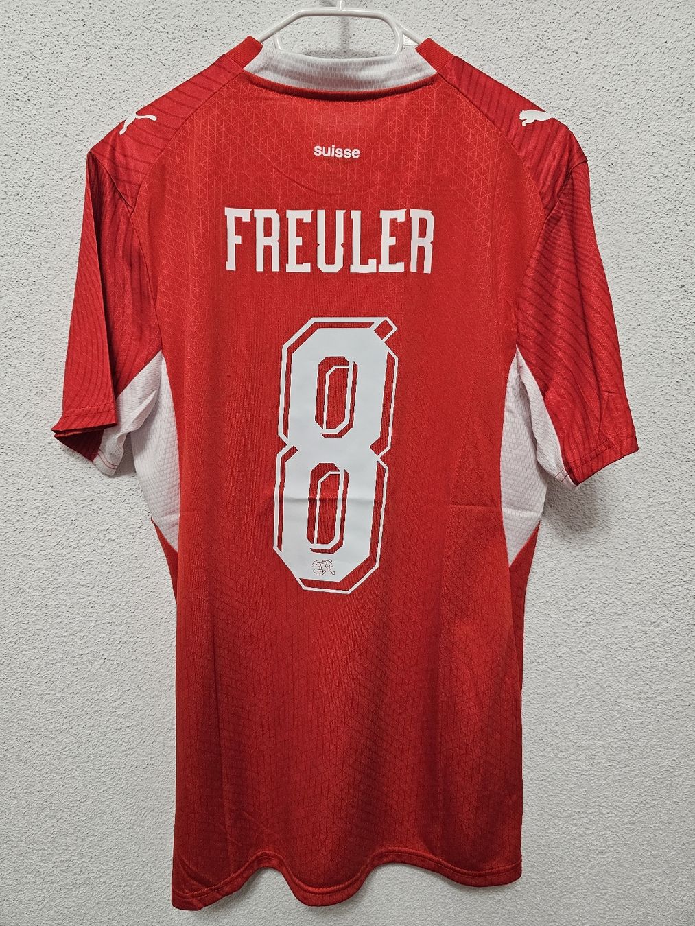 Canottiere & Pantaloni: Schweiz Spielerversion Trikot WM 2026 – Nuovo (secondo la descrizione) da Rickenbach LU venduto da LichterWelt 1