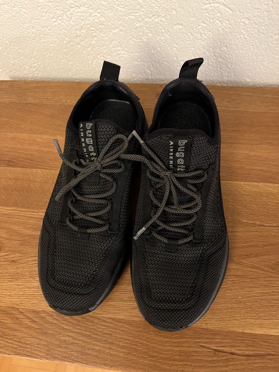 Bugatti Scarpe da uomo: Bugatti Herren Sneaker, Schwarz, Grösse 41 – Nuovo (secondo la descrizione) da Chur venduto da ZATO 1