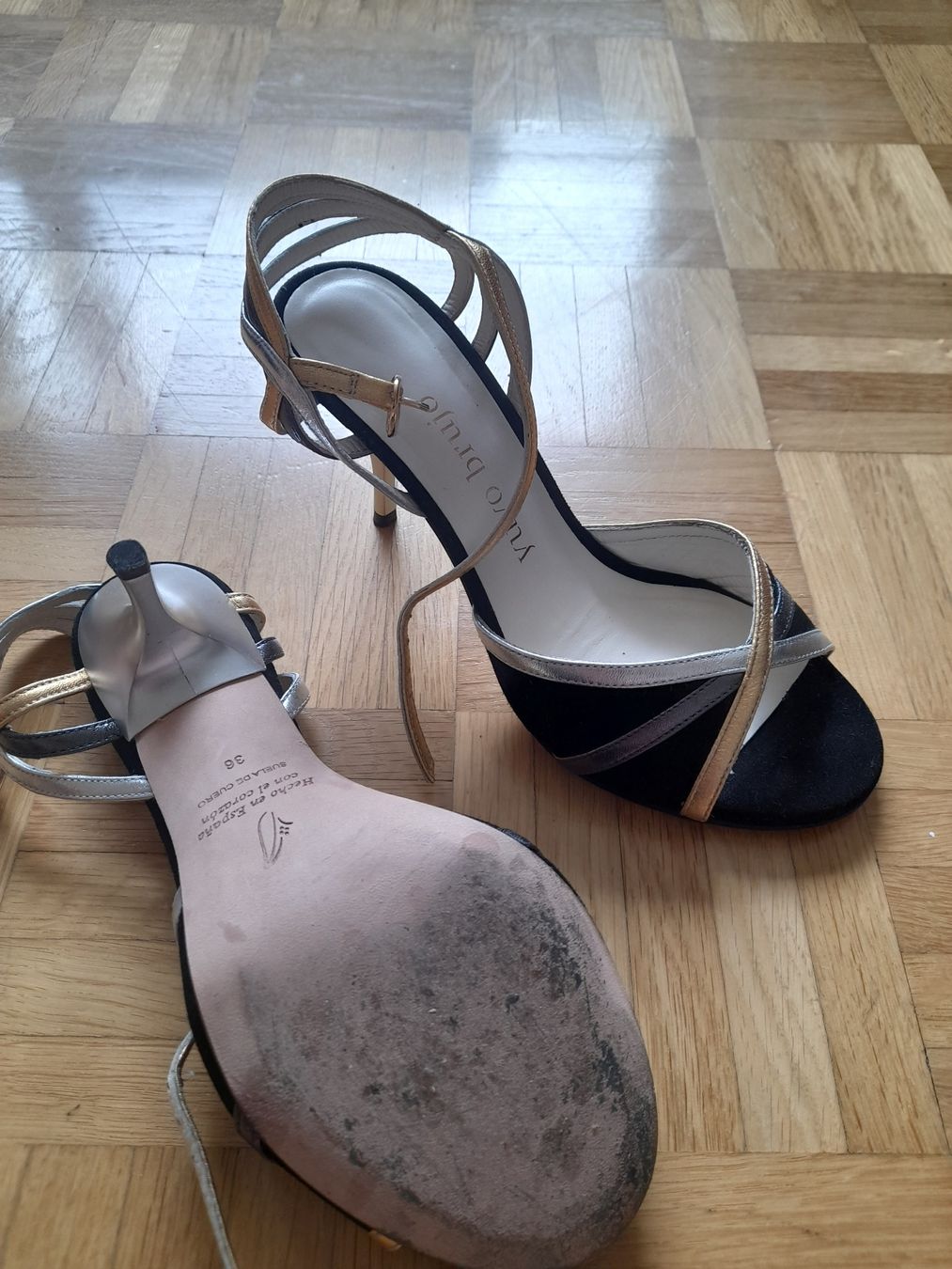 Chaussures femmes: Tanzschuhe (36) – Neuf (Voir description) à Luzern par anni. 1