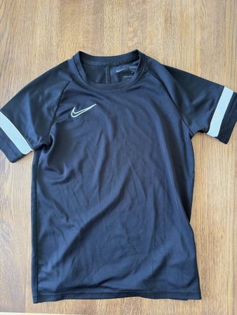 Nike Dri-Fit Sportshirt Schwarz Grösse L 147-158cm