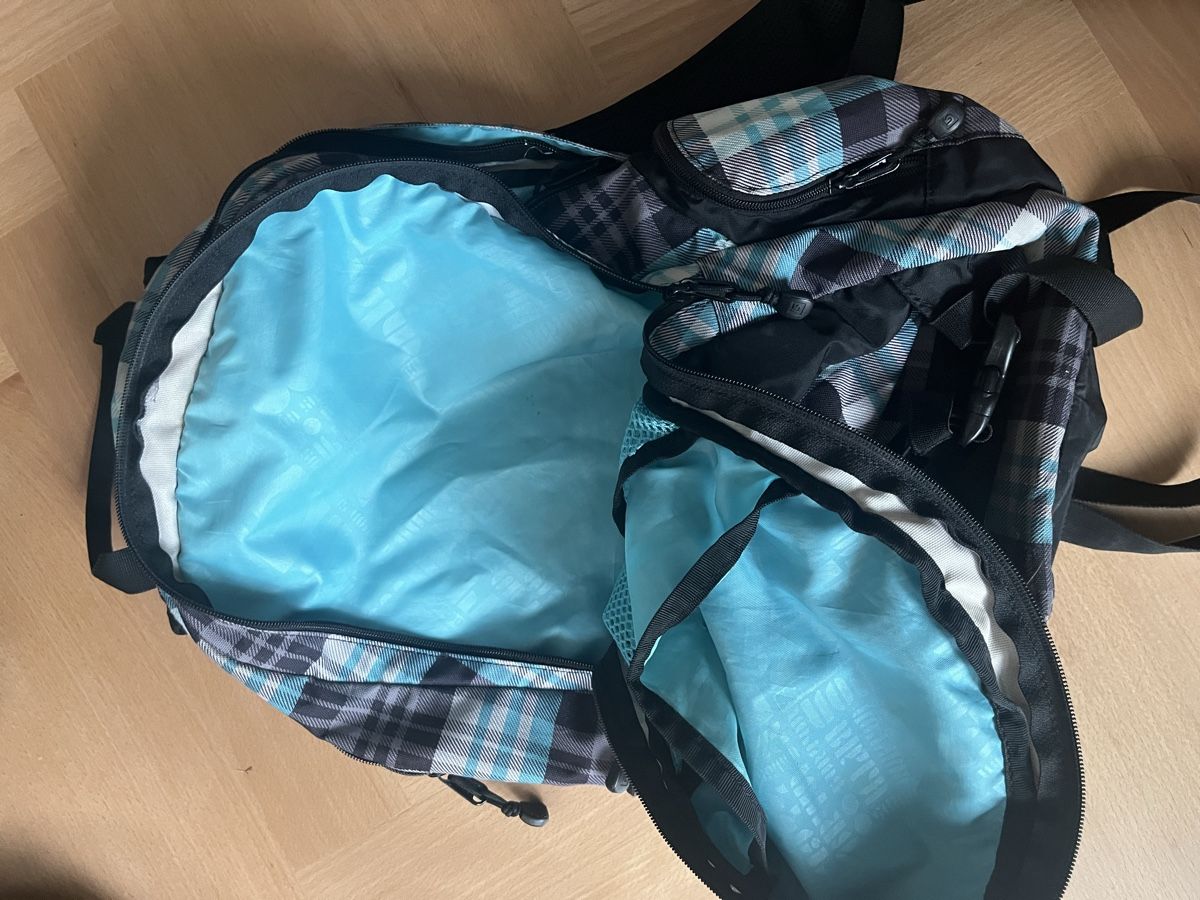 Burton Sacs à dos: Burton Backpack  – D'occasion à Zürich par cat_gm77 2