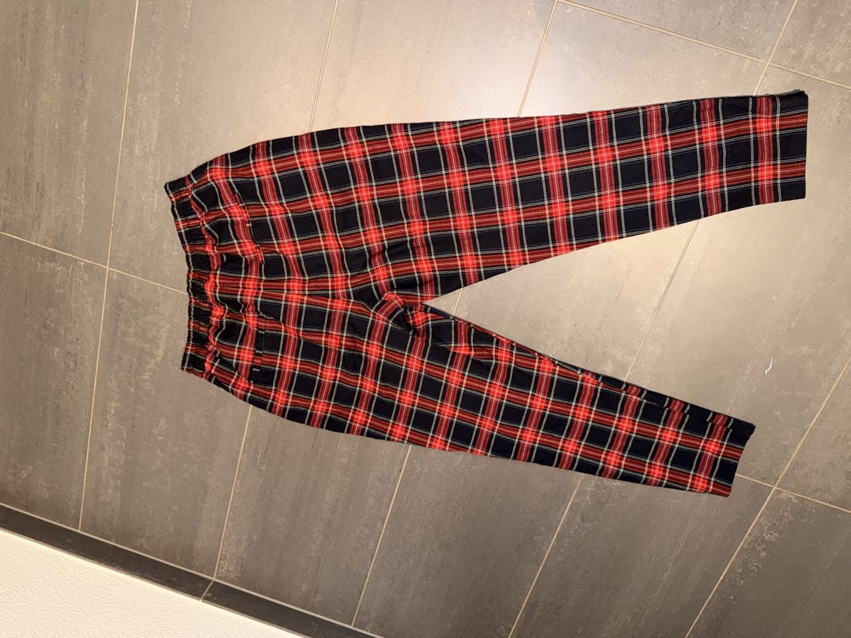 Bershka Pantaloni: Karierte Hose – Usato da Schenkon venduto da jul_vnk7 2