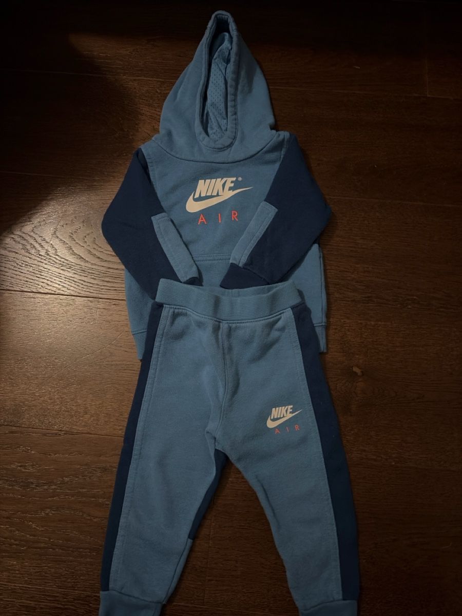 Nike Pagliaccetti: Nike Anzug Grösse 80-86 – Usato da Birrhard venduto da Bjonda10