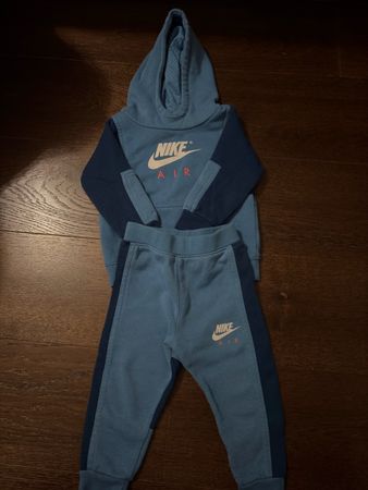 Nike Anzug Grösse 80-86