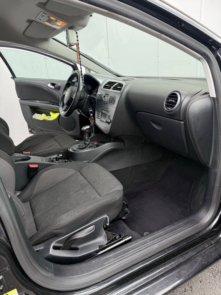 Seat Automobili: Seat Leon 2.0TDI FR – Usato da Ruggell venduto da Dadasli25 9