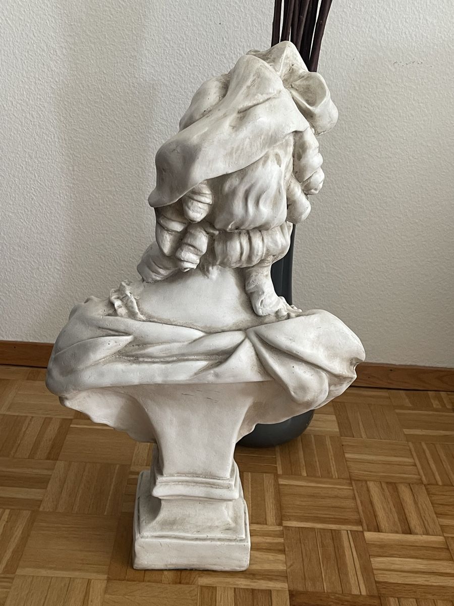 Tutte le decorazioni: Frau Skulptur Wohndeko – Usato da Rümlang venduto da ohsnapiiitzme2 1