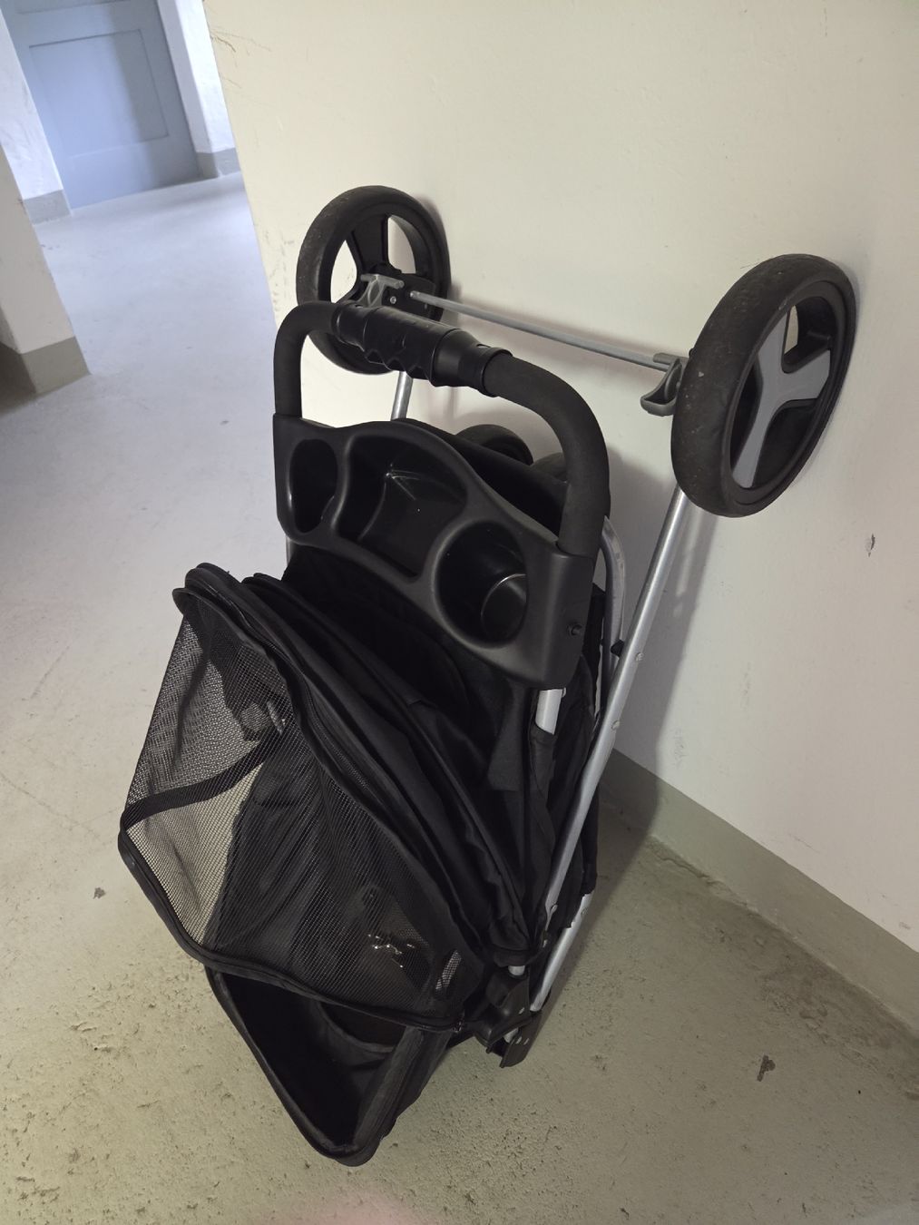 Liege- & Schlafplätze: Hunde Buggy von Trixie – Gebraucht aus Winterthur von katzen07 9