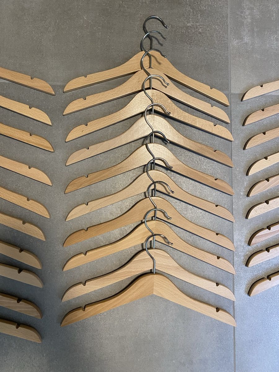 Ikea Kleiderbügel: Holz Kinderkleiderbügel / 29 Stück – Gebraucht aus Elgg von veo94 3
