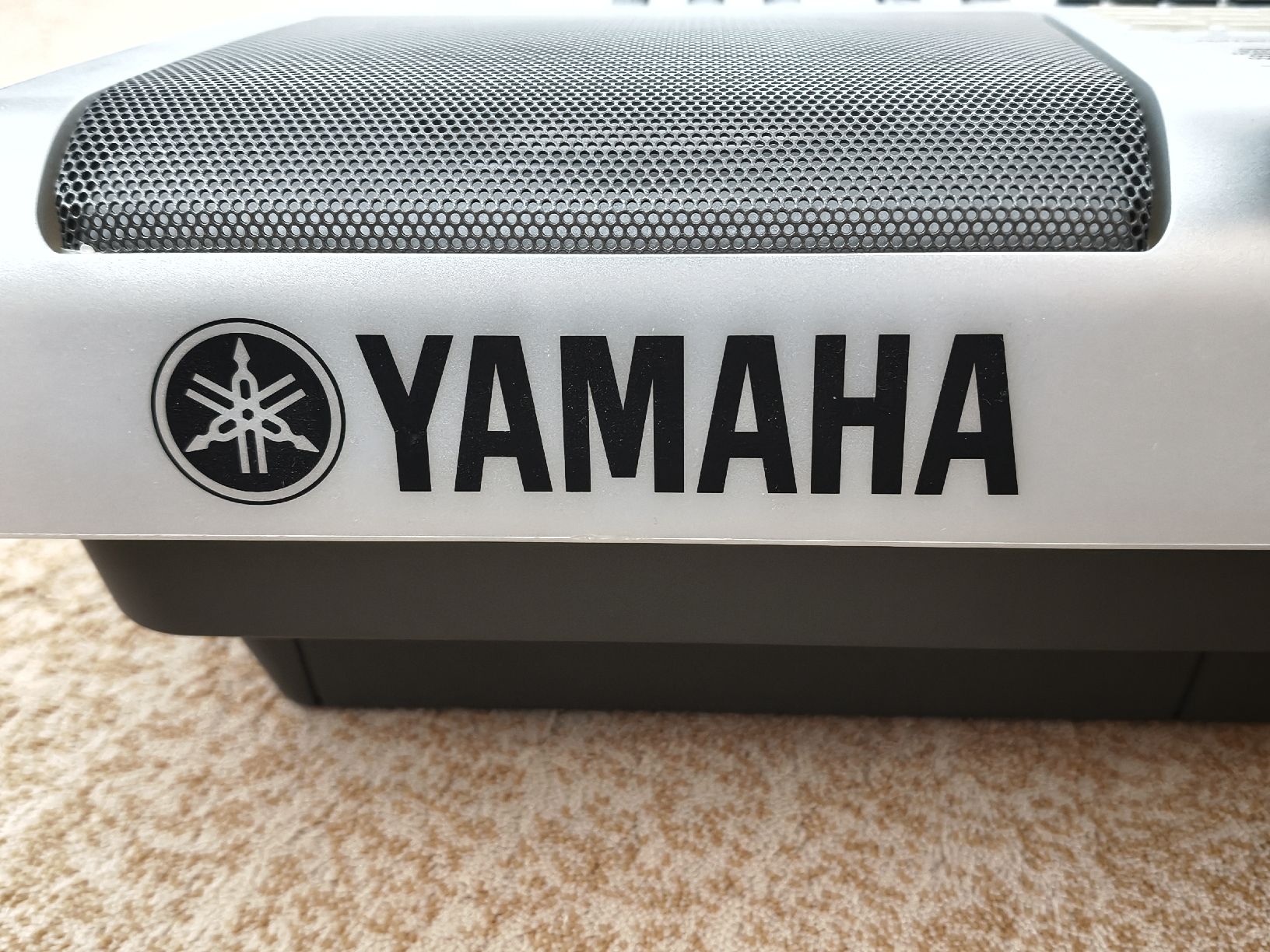 Yamaha Strumenti musicali: Yamaha PSR E403 Keyboard mit Notenständer und Netzteil – Nuovo (secondo la descrizione) da Bern venduto da sam_draga99 5