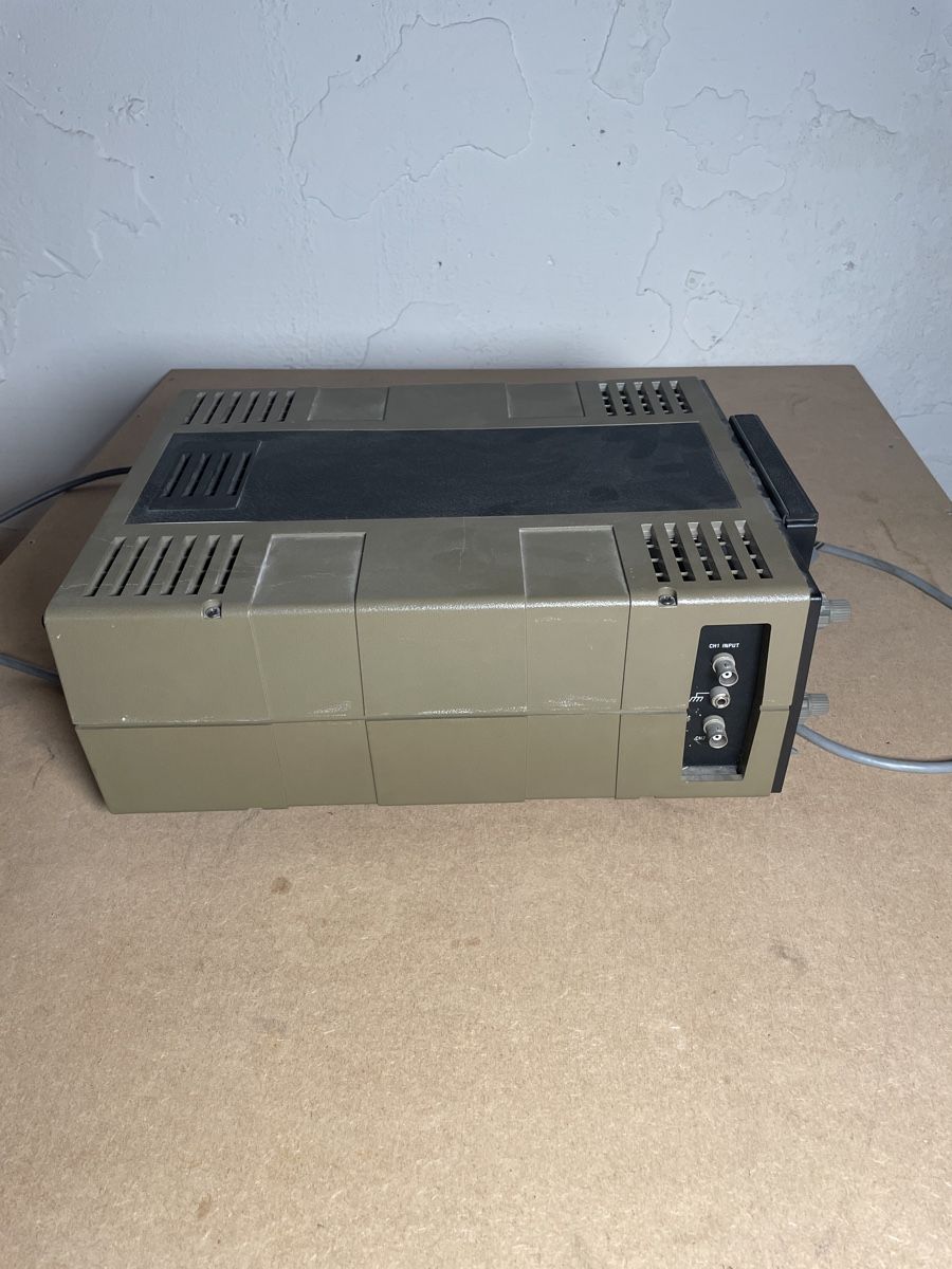 Mesurer: Oscilloscope D1011 – Défectueux à Fribourg par JohnB4 4