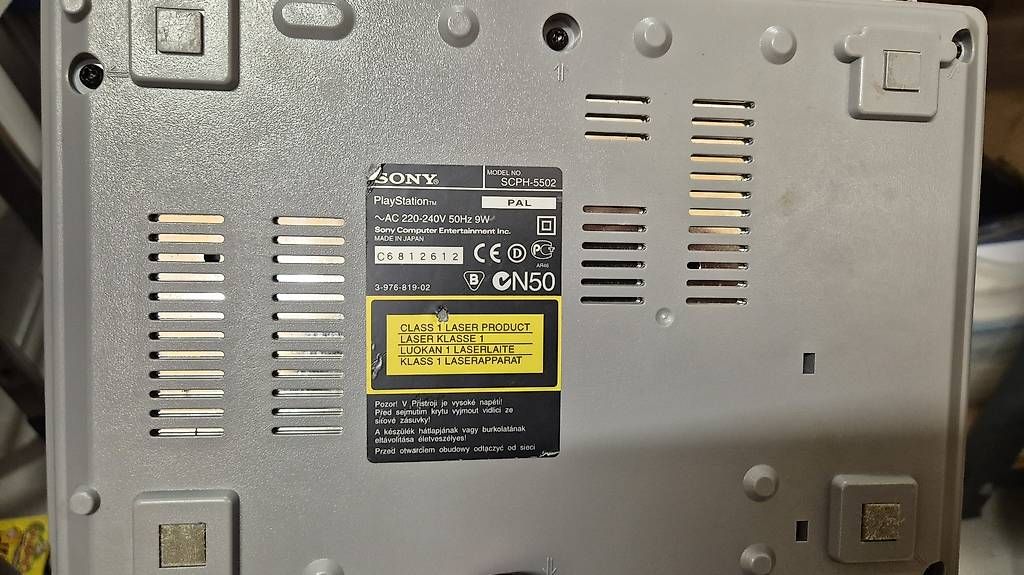Sony Consoles: Verkaufe Playstation 1 mit 2 Controller PAL Version – D'occasion à Bühler par Appezeller 1