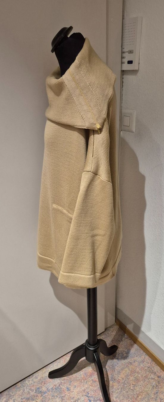 Pulls & Sweat-shirts: Pullover beige mit Rollkragen Dr. Heider Petkov S/Oversize – D'occasion à Zürich par Roberto040 1