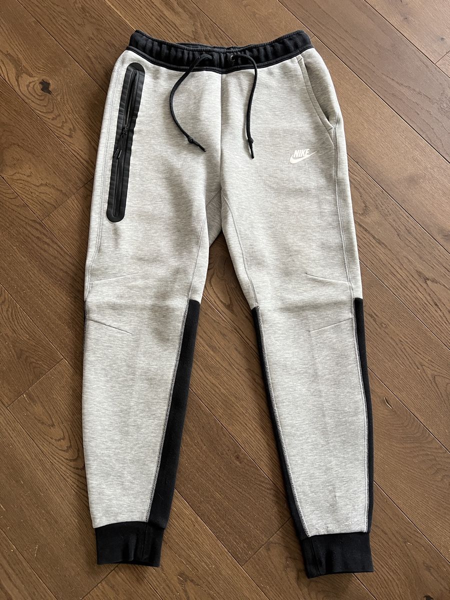 Nike Pantaloni: Nike Jungen Jogginghose Techfleece – Usato da Collex venduto da jam_hsr2