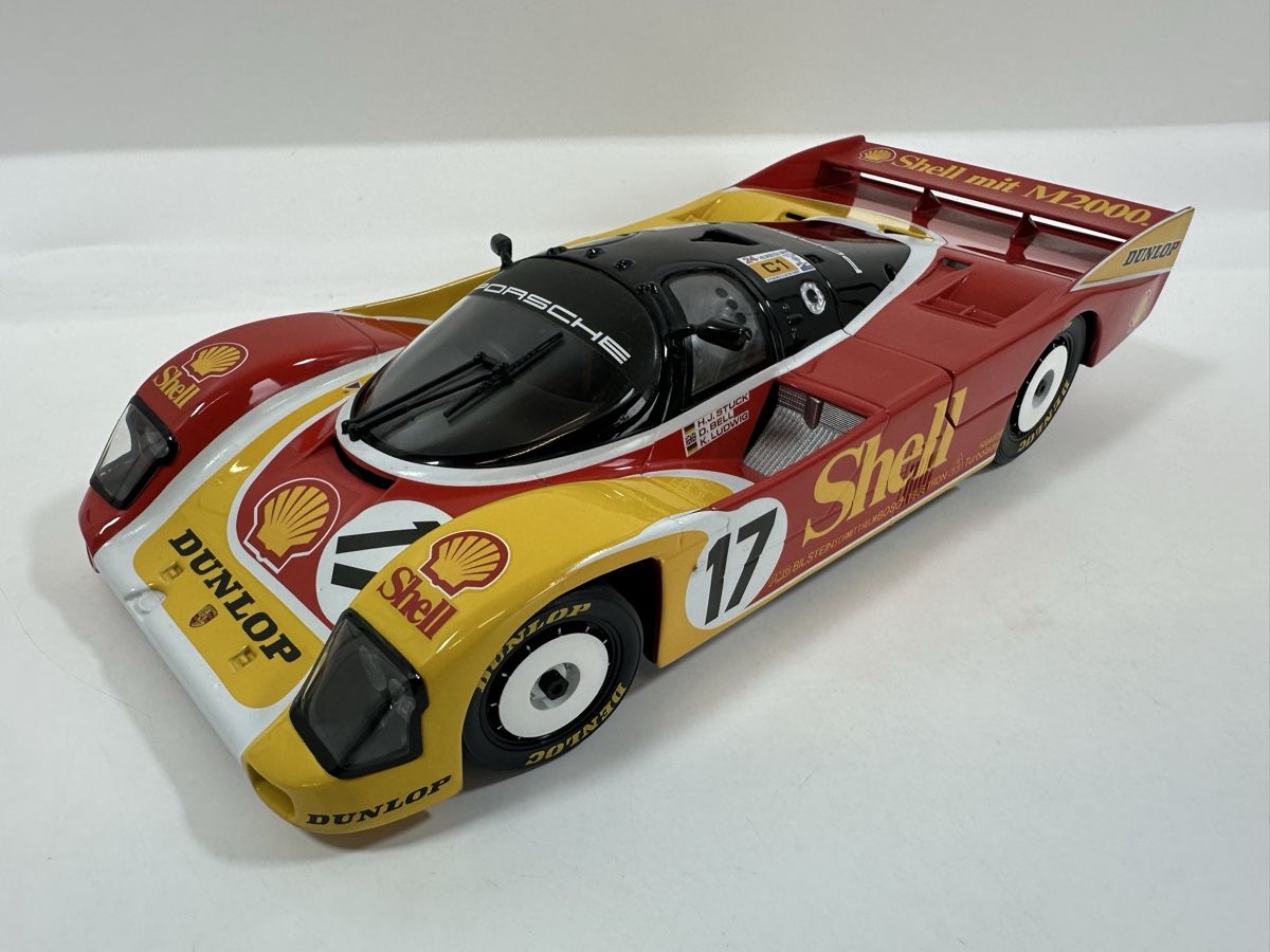 Porsche Modellini d'auto: Porsche 962C 1:18 Shell, Stuck/Bell/Ludwig,Universal Hobbies – Usato da Zofingen venduto da rf9_x2xt 1